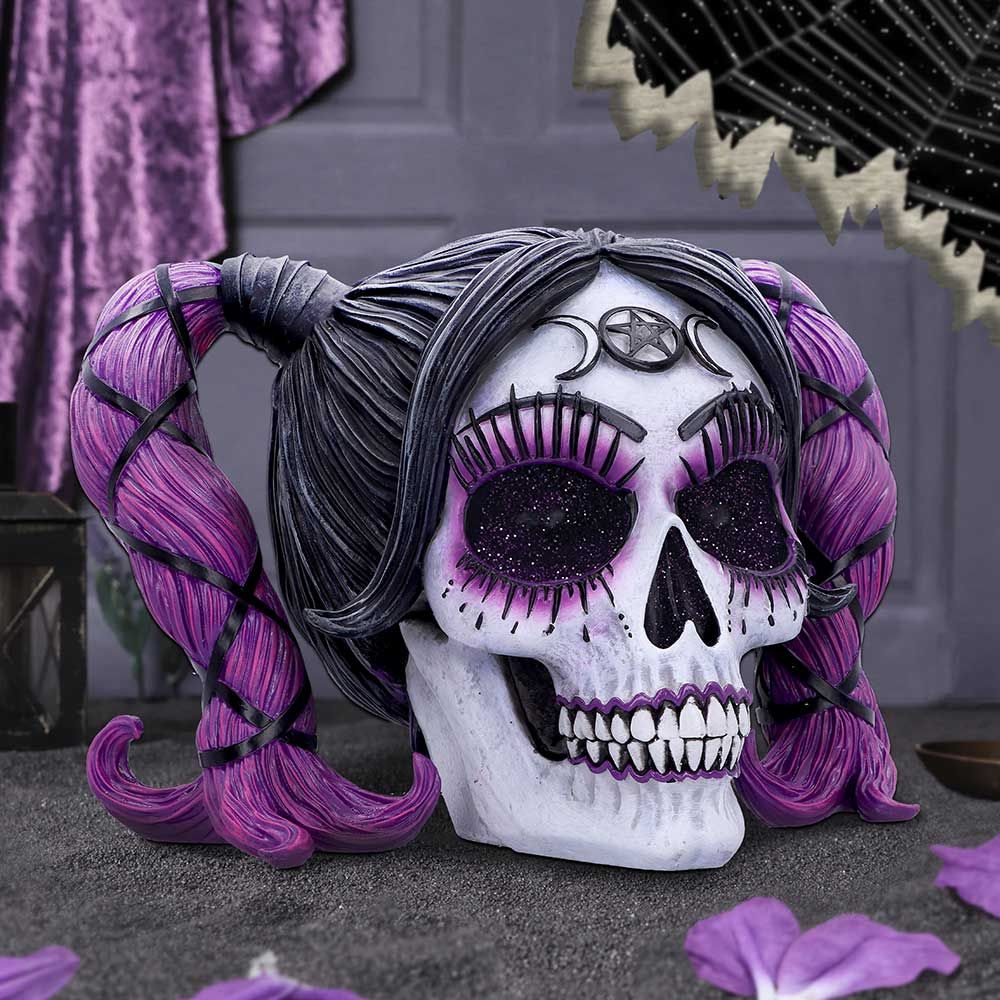 Skull Figurines & Collectables