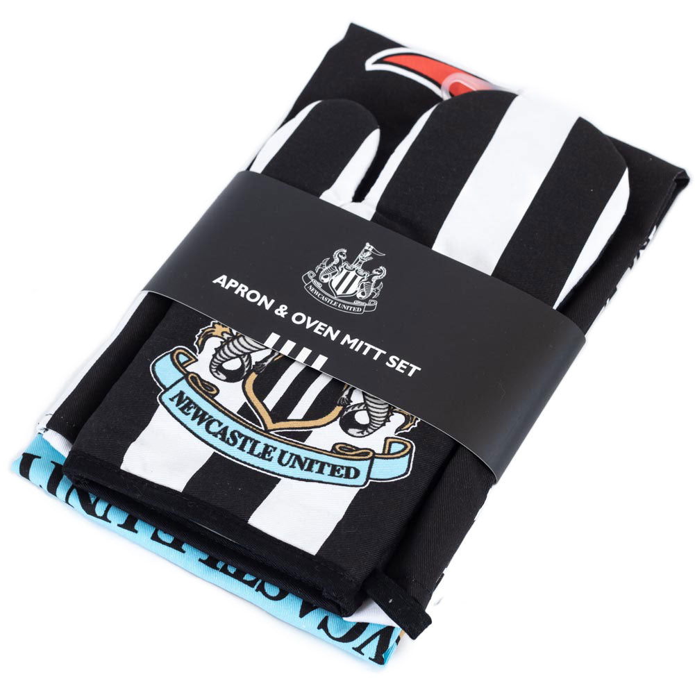 Newcastle United FC Apron and Glove Set - Oven Gloves at Gift Moments