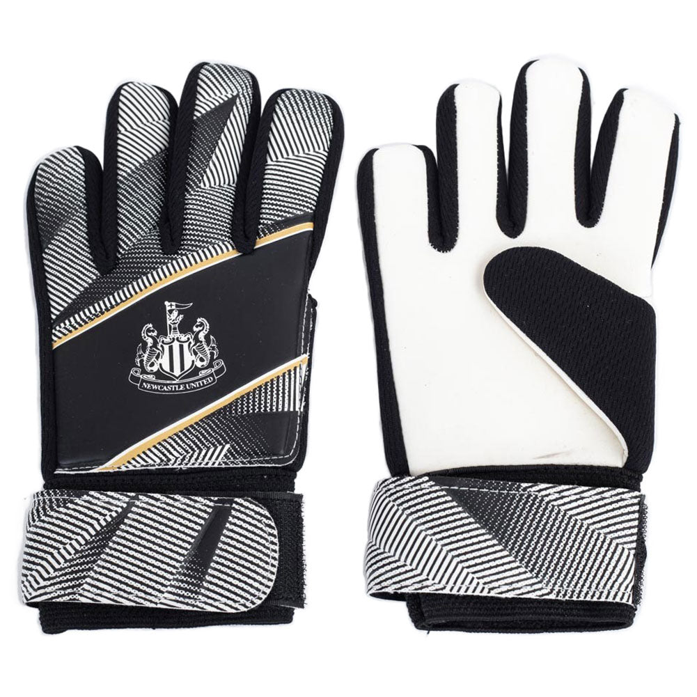 Newcastle United FC Goalkeeper Gloves Kids: 1 - Gloves By Newcastle United