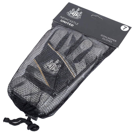 Newcastle United FC Youth Goalkeeper Gloves: 3 - Gloves By Newcastle United