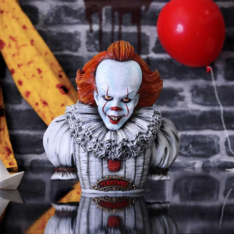 Pennywise Bust 30cm Collector’s Edition: 1 - Figures & Collectables